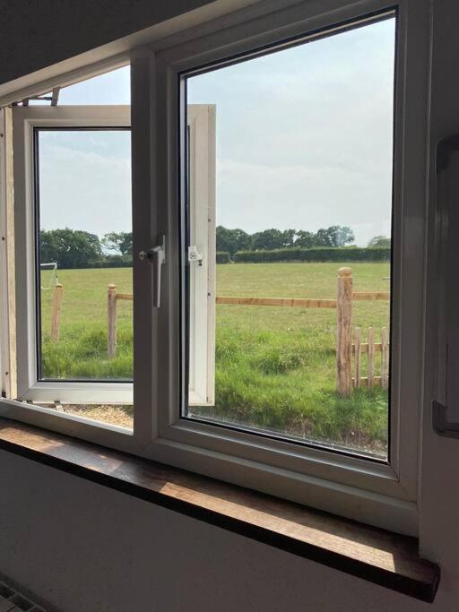 Beautiful Rural Self Contained Farm Annex Villa Hordle Bagian luar foto